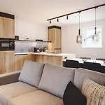 The Gast House Zell Am 4* 滨湖采尔