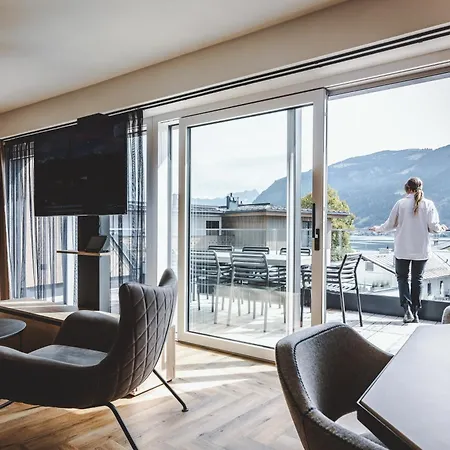 The Gast House Zell Am 4*