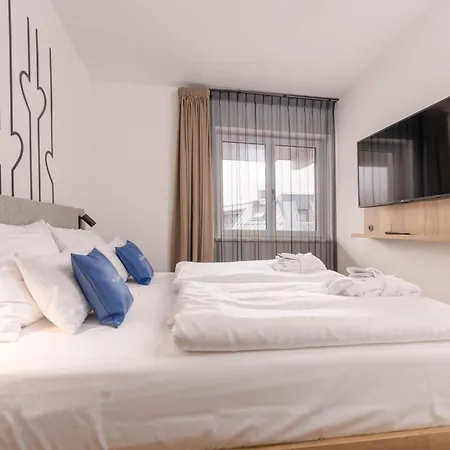 Hotel The Gast House Zell Am 4*