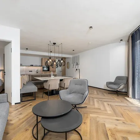 The Gast House Zell Am 4*