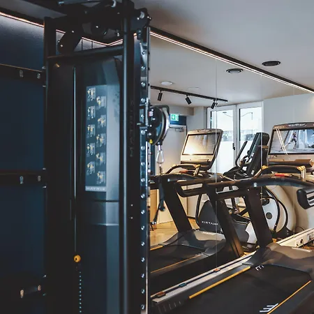 The Gast House Zell Am Hotel 4*