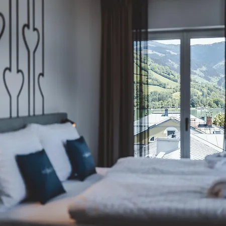 The Gast House Zell Am 4*