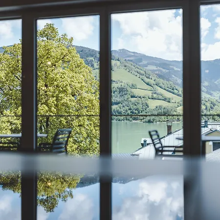 The Gast House Zell Am Hotel 4*