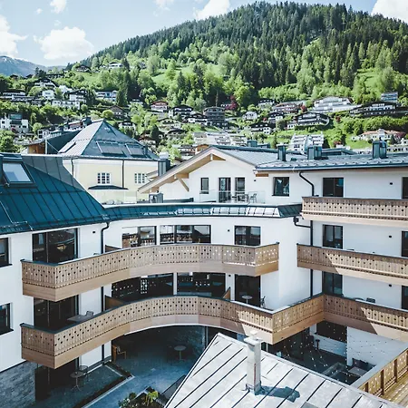 The Gast House Zell Am 4*