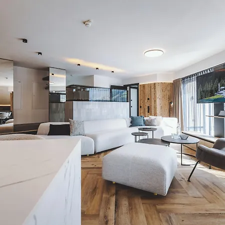 The Gast House Zell Am 4*
