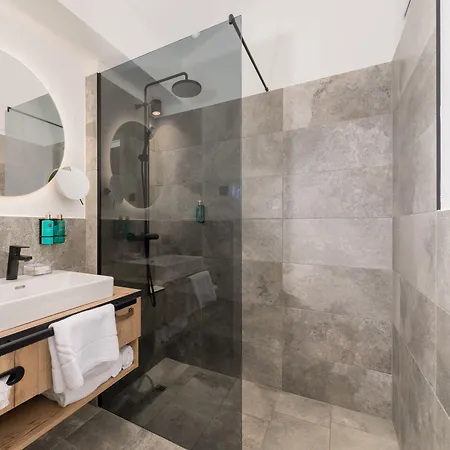 The Gast House Zell Am 4*