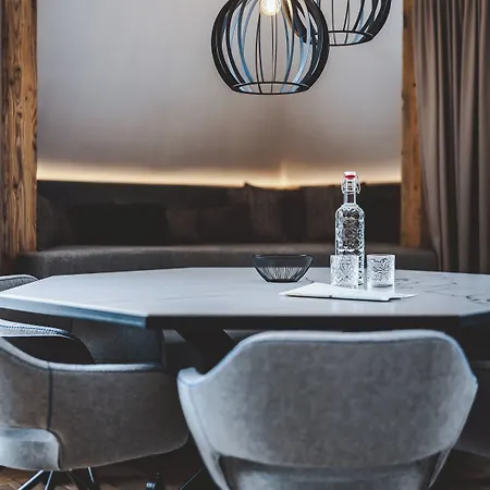 The Gast House Zell Am Hotel 4*